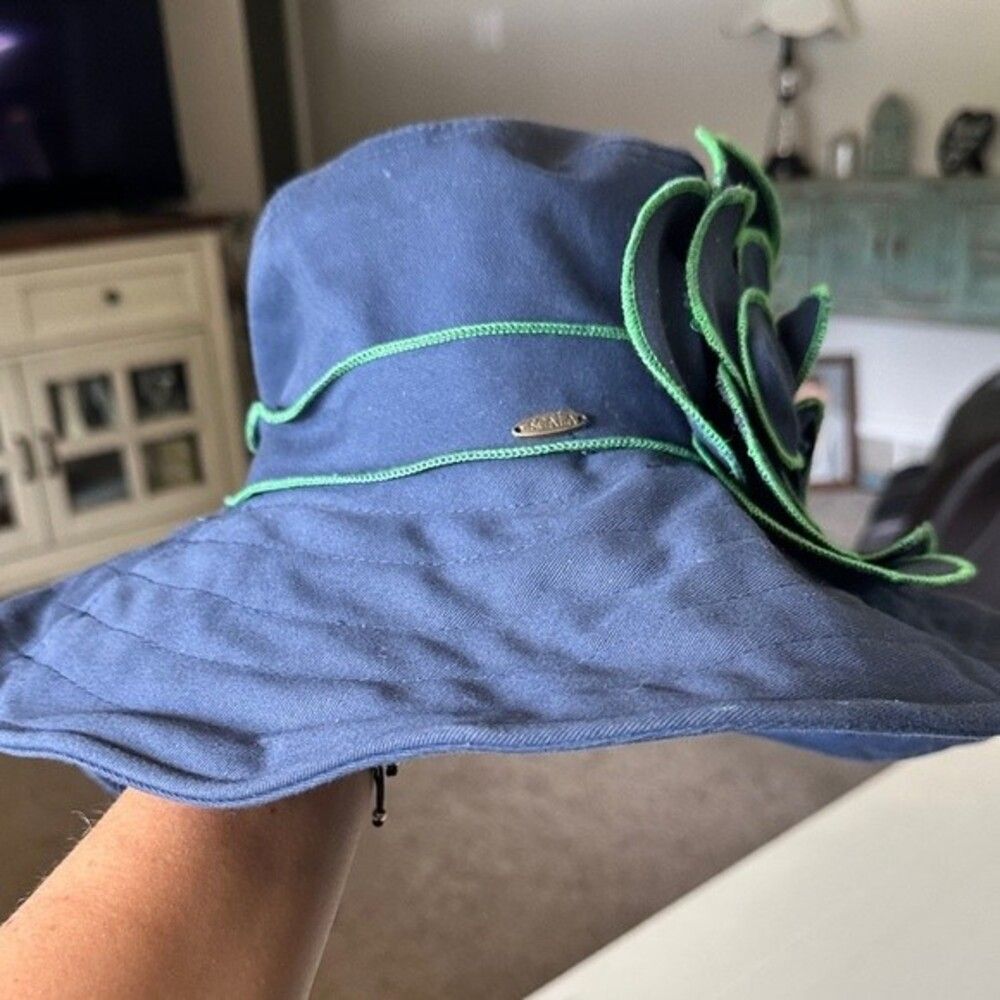 Scala Beach Bucket Hat Navy Blue Green Trim Large Flower and Band Bendable Brim - Picture 3 of 9